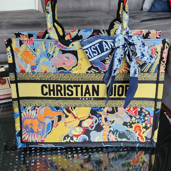 Vibrant Patterned Tote Bag (GWP) - Picture 3 of 7